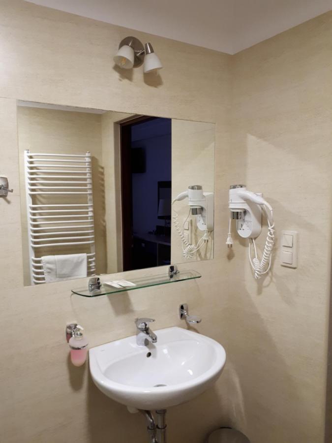 Hotel Eljot Sielpia Wielka Extérieur photo
