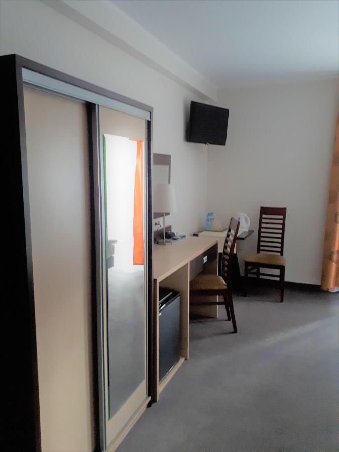 Hotel Eljot Sielpia Wielka Extérieur photo